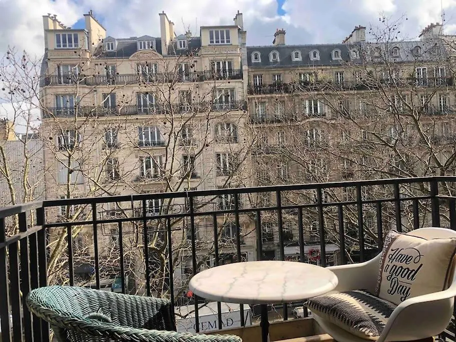 Grand Appartement Proche Metro Paris Apartment